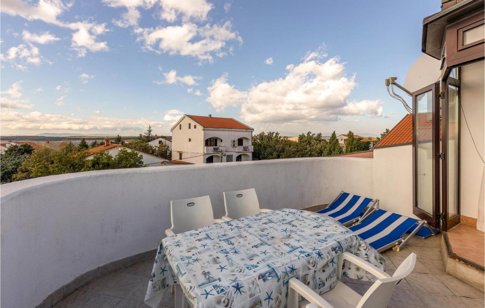 1 Bedroom Cozy Apartment In Jadranovo Exteriör bild