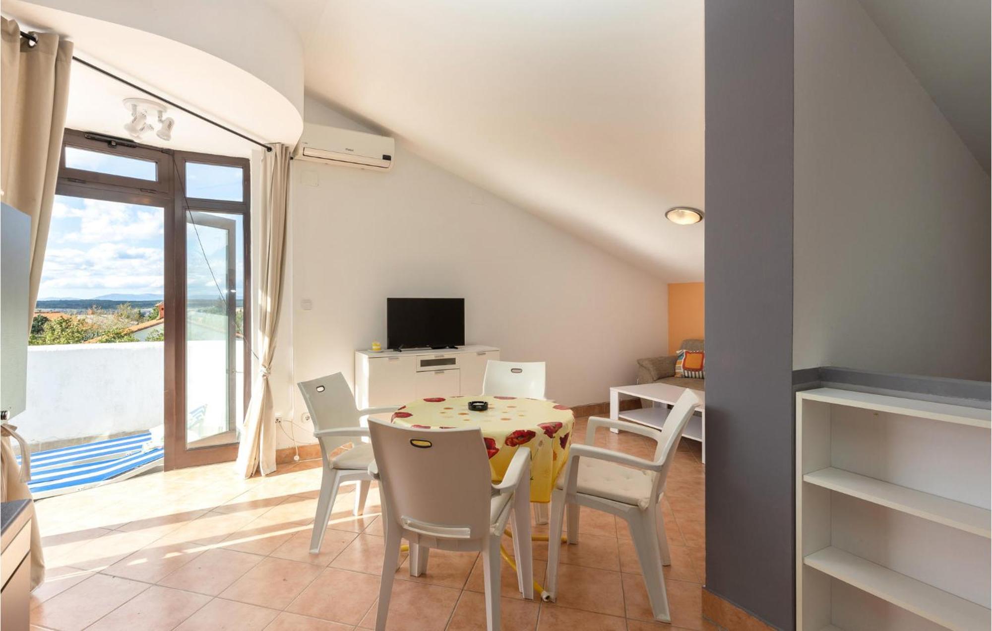 1 Bedroom Cozy Apartment In Jadranovo Exteriör bild